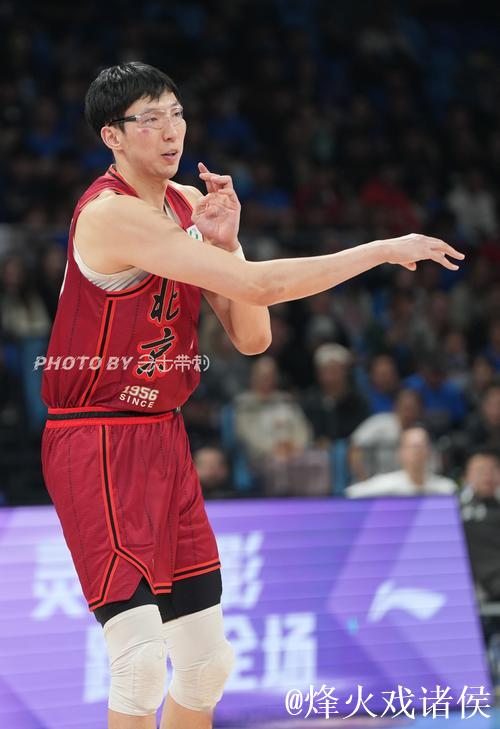 周琦对阵老东家狂赢35分，球迷感叹：全力以赴无保留